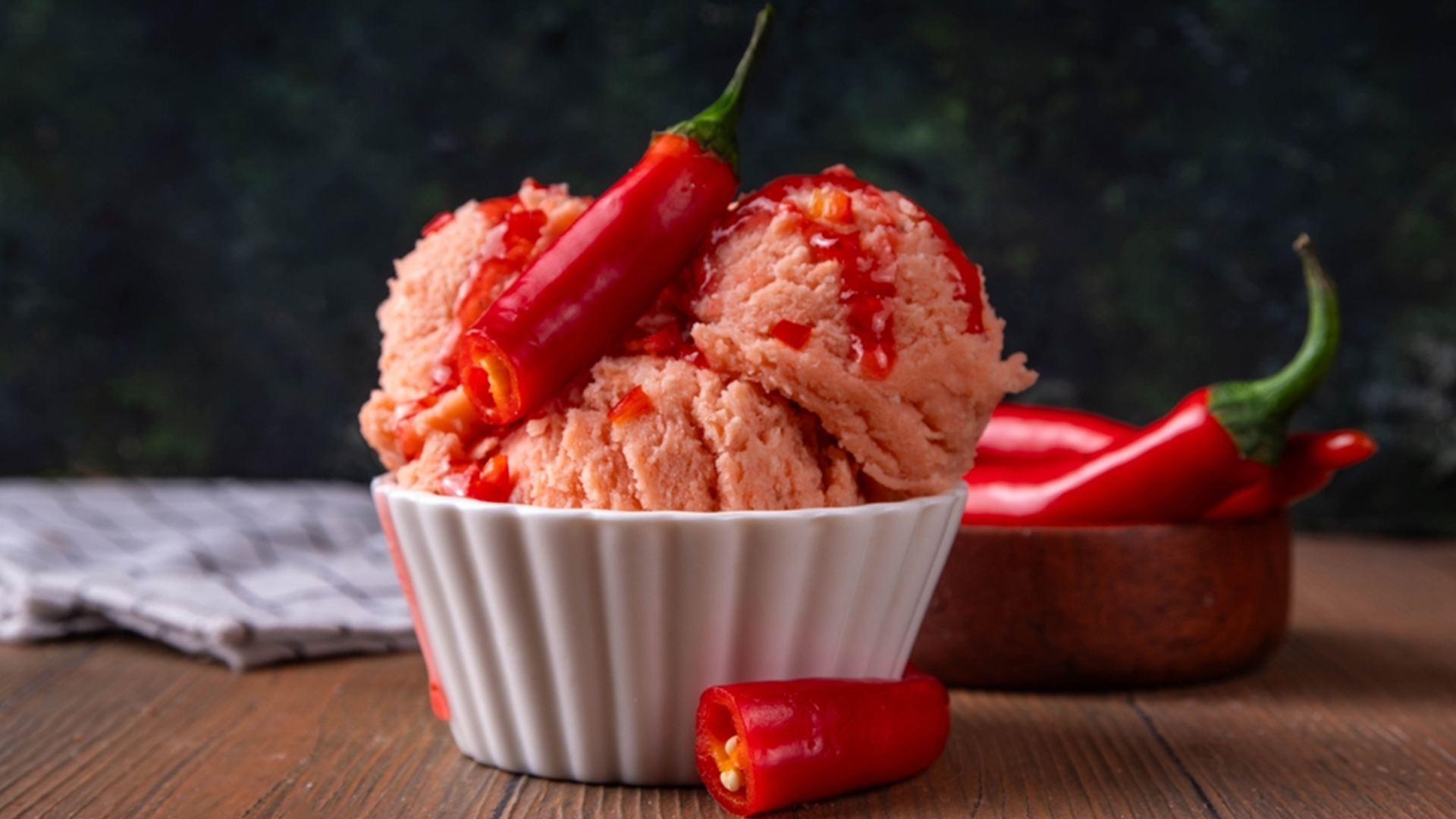 بستنی خاص و عجیب با طعم فلفل